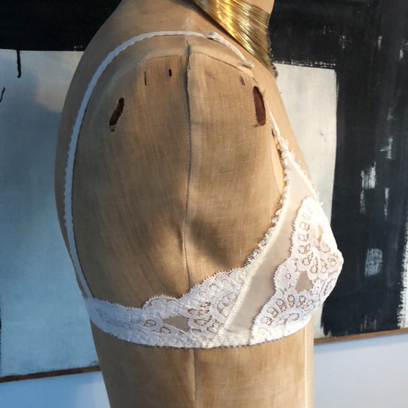 SOLD‼️VALENTINO Bra - Picture 7 of 8